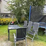 Three Bedrooms Central Apartment With Free Parking
