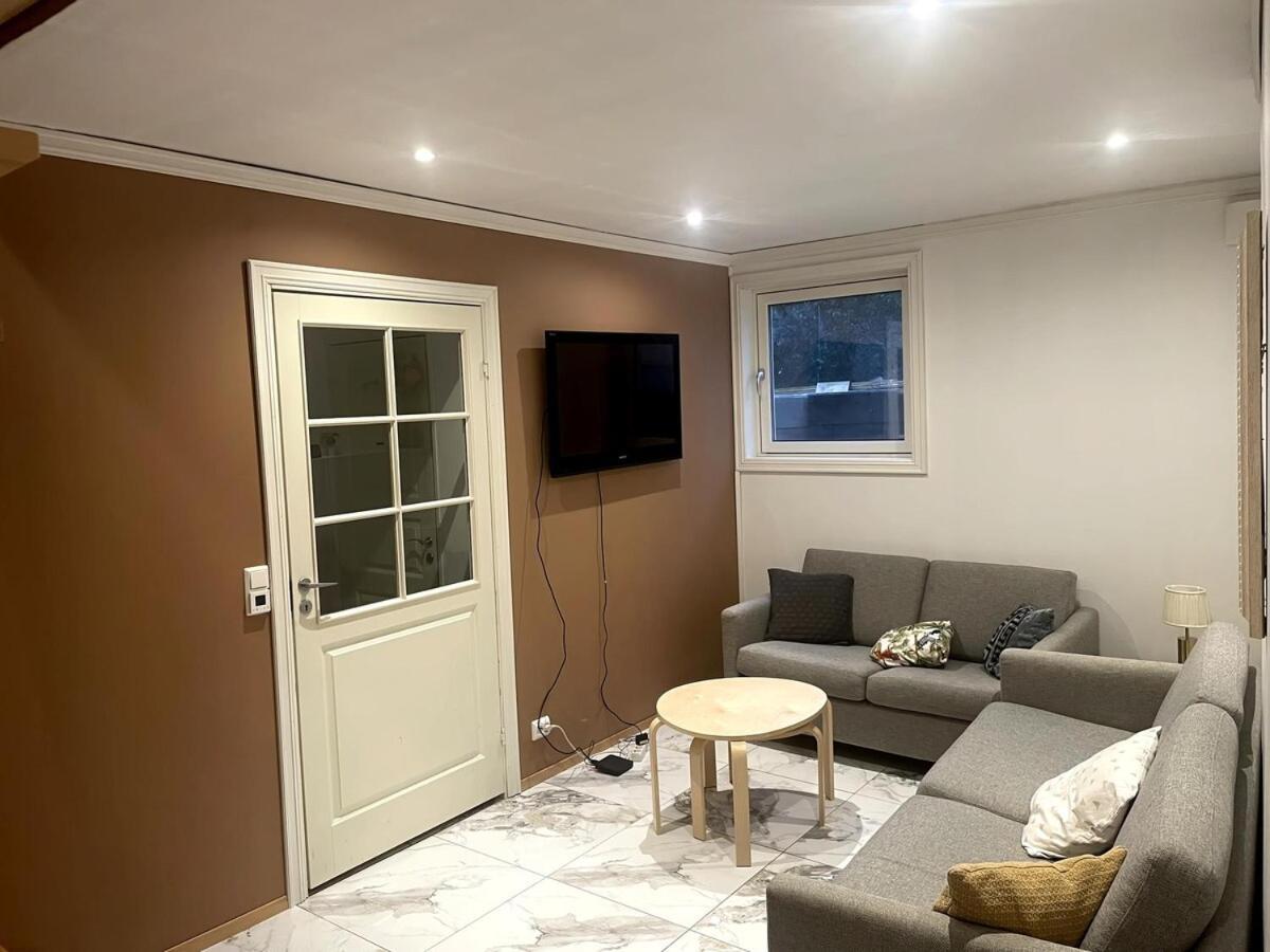 Three Bedrooms With Free Parking *
